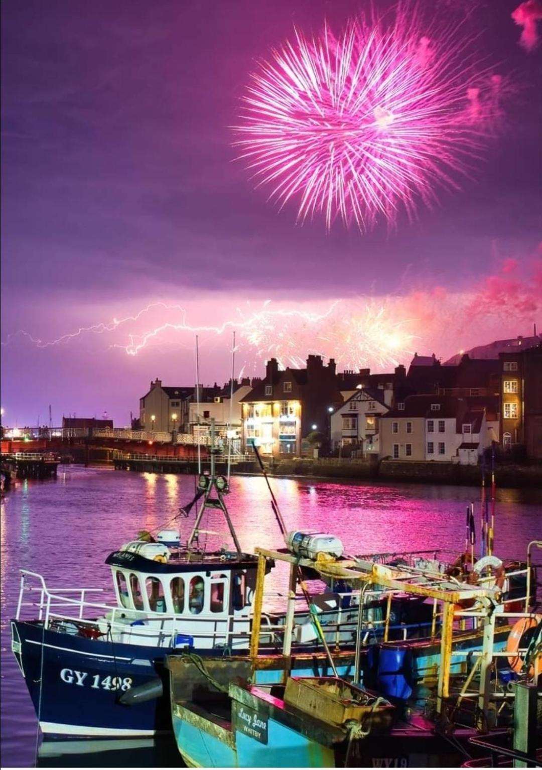 Whitby Central Close To Beach Pier Flowergate 호텔 외부 사진